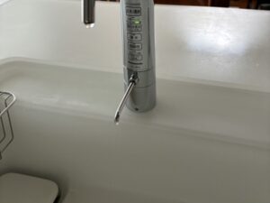 愛媛キッチン取付け隊　アルカリイオン整水器の工事　施工後